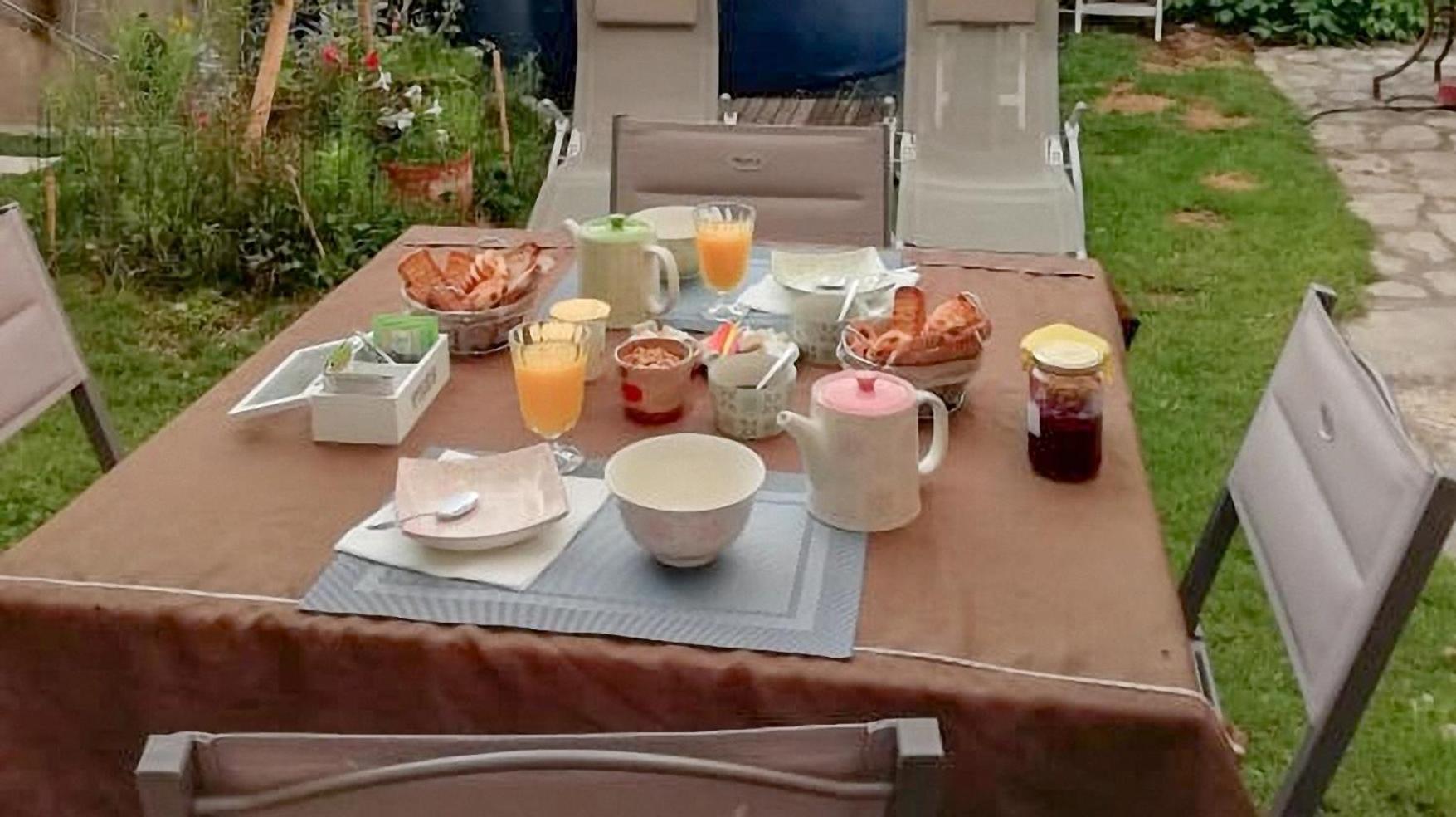 Chez Nathalie Et Etienne Bed and Breakfast Saillans  Εξωτερικό φωτογραφία